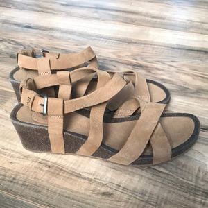 New Condition Teva Mahonia Leather Wedge Sandal Size 10